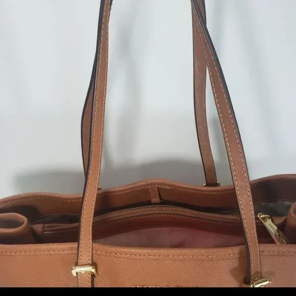 Michael Kors Jet Set travel tote bag - Picture 4 of 15